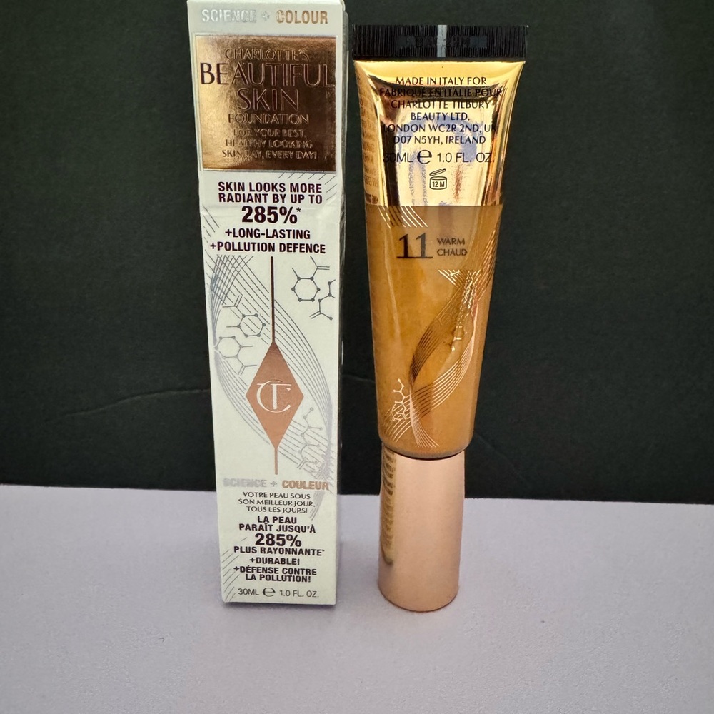 Charlotte Tilbury Beautiful Skin Foundation - Warm 11 - Picture 7 of 7